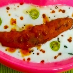 A picture of Mirchi Vada Chaat.