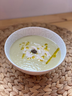 Una foto de Crema de champiñones, puerro y cebolla para mambo cecotec