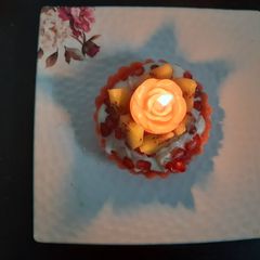 A picture of Fruit cream in rice flour tart cake.