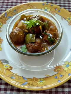 வெஜ் கோப்தா மஞ்சூரியன் கிரேவி (Veg Kofta Manchurian Gravy recipe in Tamil) செய்முறை முக்கிய புகைப்படம்