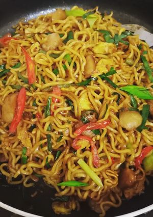 Foto resep Mie Goreng Special Rumahan (Homestyle Pan Fried Noodles)