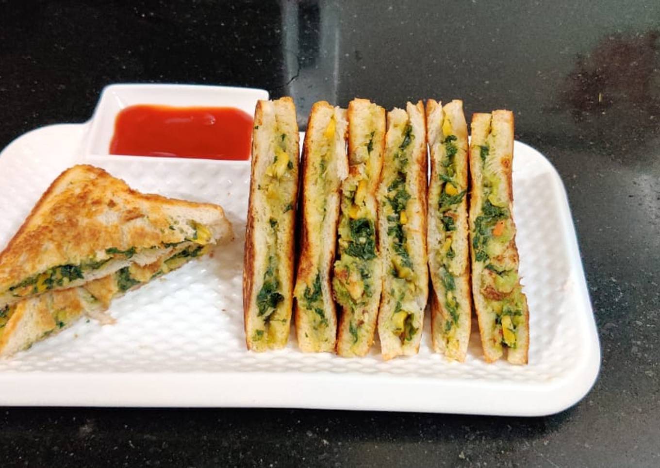 Cheesy Spinach Corn Sandwich