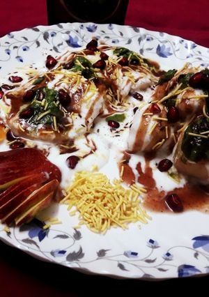 A picture of Dahi Vada & Chandiya.