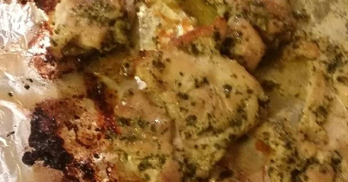 Pesto baked chicken thighs Recipe by alina Miller - Cookpad