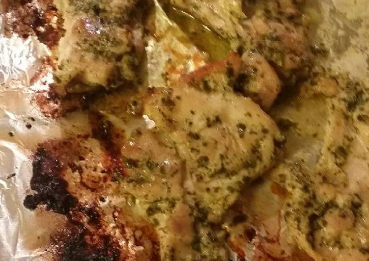 Pesto baked chicken thighs