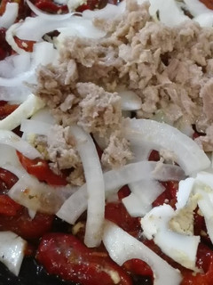 Una foto de Ensalada de pimientos con huevo