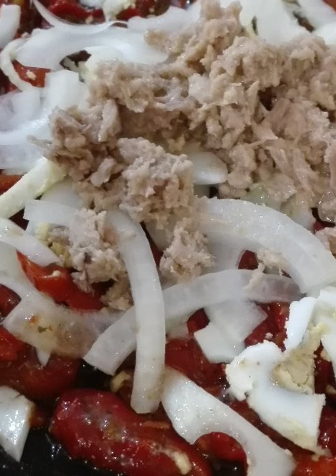 Una foto de Ensalada de pimientos con huevo