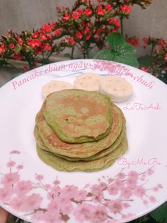 Hình của món Pancake chùm ngây+yến mạch+chuối.