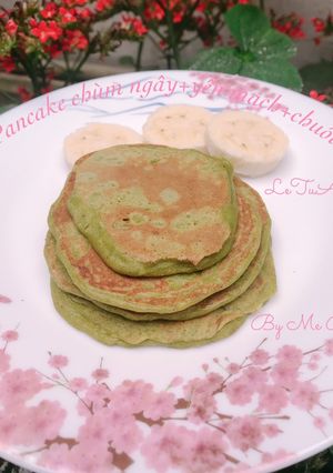 Hình của món Pancake chùm ngây+yến mạch+chuối.