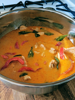 A picture of Thai Red Curry with Snow Peas.