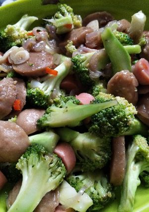 Foto resep Tumis Brokoli Bakso Sosis