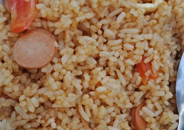 Langkah Mudah untuk Menyiapkan Nasi goreng sosis bluband Anti Gagal