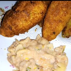 A picture of Macaroni stuffed chilies.