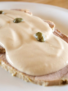 Una foto de Vitel Toné