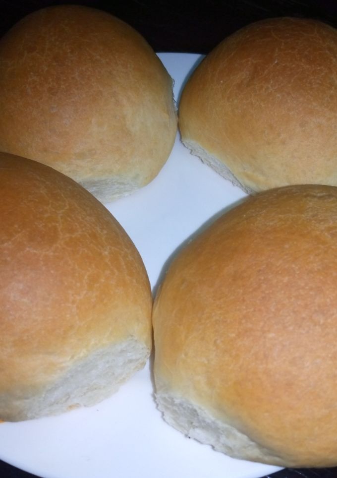 A picture of Homemade Burger buns.