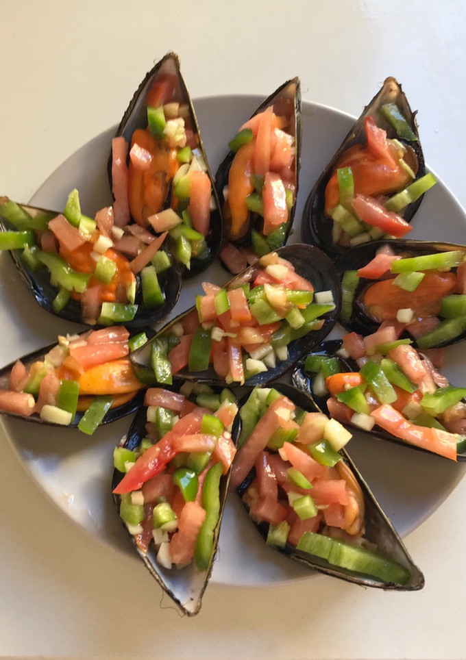 Una foto de Mejillones con picadillo