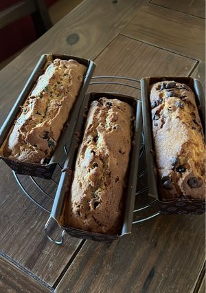 Una foto de Budín con nueces y frutos