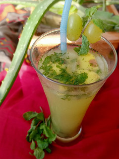 ગ્રેપ્સ મોઇતો (Grapes Mojito Recipe In Gujarati) રેસીપી મુખ્ય ફોટો
