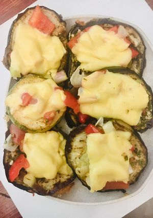 Una foto de 🤗PICADA DE 🍆BERENJENAS🍆Y ZUCCHINIS🤗