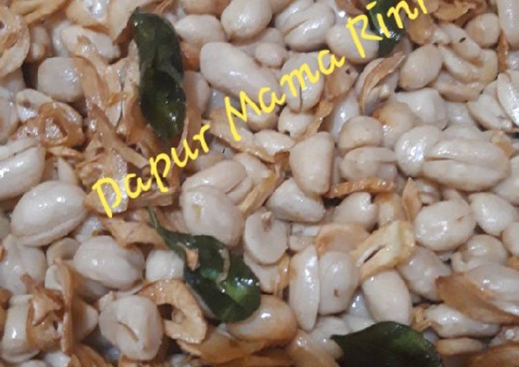  Resep  Kacang  Bawang  Rasa  Kacang  Mete  oleh Rini Artanti 