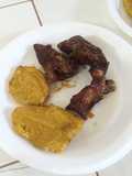 Costilla bbq con plátano horneado