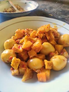 Foto resep Sambal goreng kentang telur puyuh
