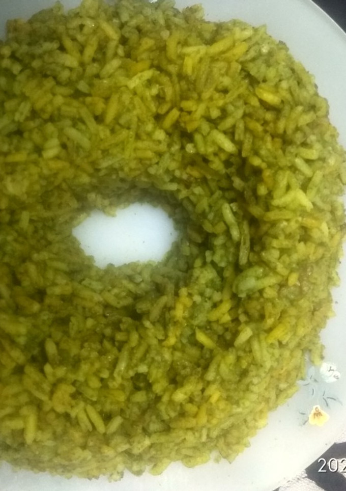 પાલક રાઇસ (Palak Rice Recipe In Gujarati) રેસીપી મુખ્ય ફોટો