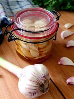 Mézes fokhagyma recept fotója