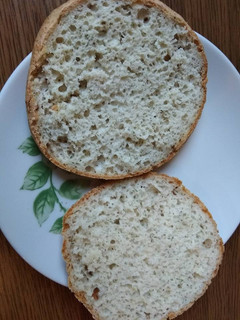 Gluténmentes rizslisztes zsemle kaporral ízesítve recept fotója