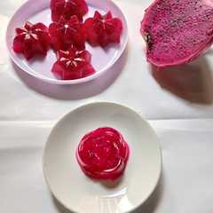 A picture of Puding Buah Naga.
