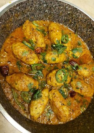 A picture of Reshmi kabab karahi.