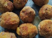 Une photo de pommes de terre boulette
