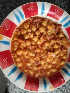 Una foto de Garbanzos con jamón