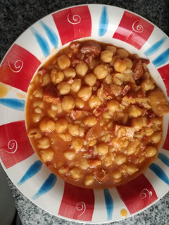 Una foto de Garbanzos con jamón