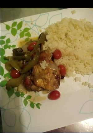 Una foto de Pollo con pimientos