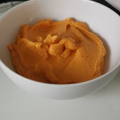 A picture of Roasted red pepper hummus.