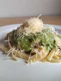 Fettuccine acompañado de un pesto rústico