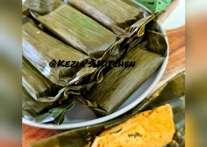 Award-winning PEPES TAHU (TOFU STEAMED IN BANANA LEAVES)