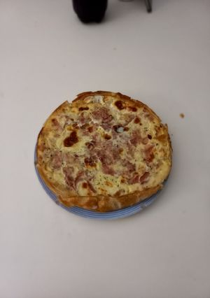 Una foto de Tarta de jamón queso y huevo