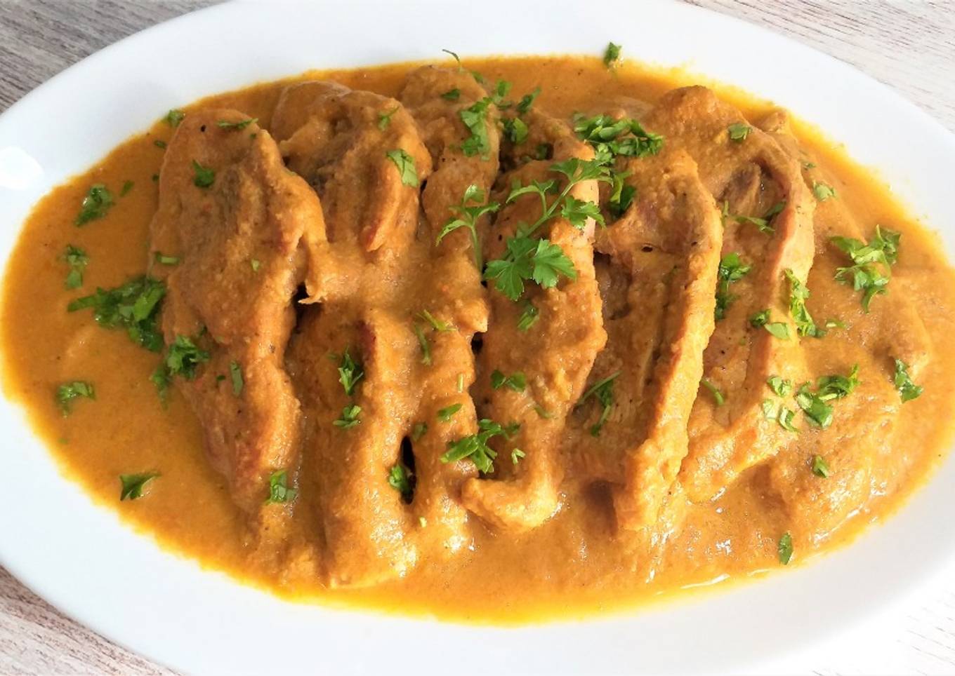 Chuletas de pavo en salsa de champiñones