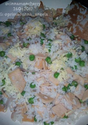 A picture of Simple Fried Rice (with Cheese!).