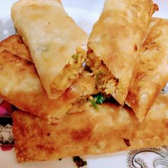 A picture of Chicken and Potato Rolls.