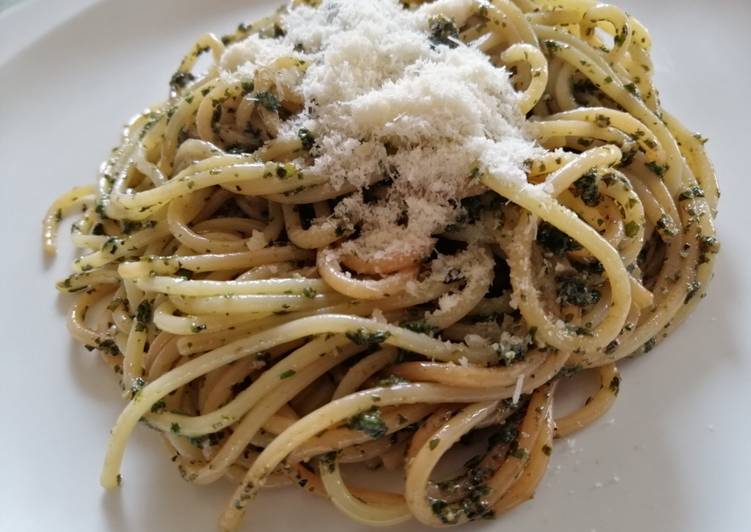 Spaghetti al pesto (ricetta pesto)