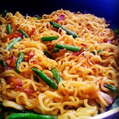 A picture of Caramelized Onions French Beans Noodles #Ramadhancontest.