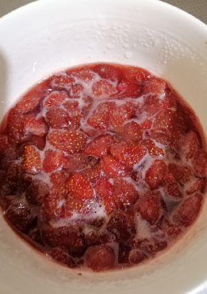 عکسی از دستور مربای توت فرنگی 🍓