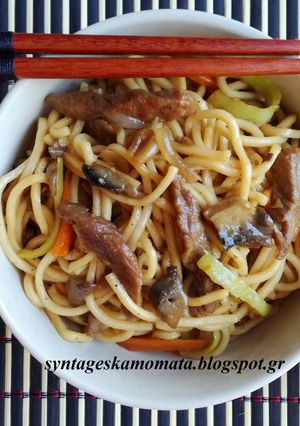 Φωτογραφία της συνταγής Noodles με μοσχάρι, μανιτάρια, λαχανικά και teriyaki sauce