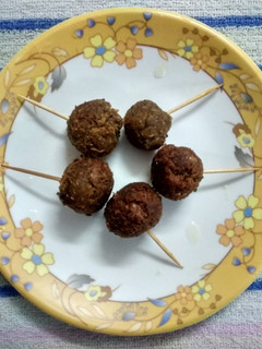 ராஜ்மா உருளைக்கிழங்கு லாலிபாப்(Rajma Potato lolli pop recipe in tamil) செய்முறை முக்கிய புகைப்படம்
