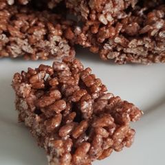 A picture of Cocopops cereal bar.