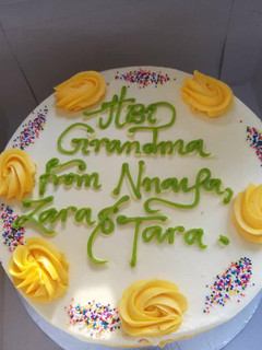 A picture of Vanilla cake with butter cream.