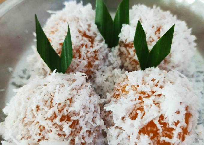 Langkah Mudah untuk Menyiapkan Klepon Ubi isi gula merah&hellip; 🤩 Anti Gagal